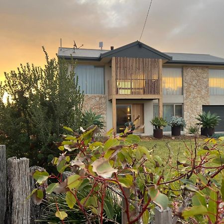 Sunsets On Martyrs Coastal Luxury Beach House Peterborough Bagian luar foto