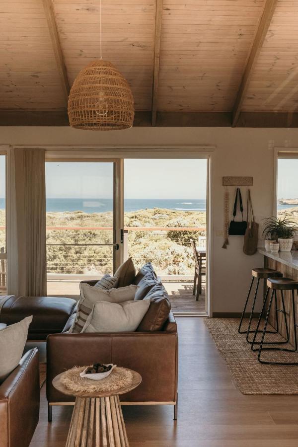 Sunsets On Martyrs Coastal Luxury Beach House Peterborough Bagian luar foto